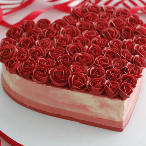 Little Hearts Rose Cake - 500 GM